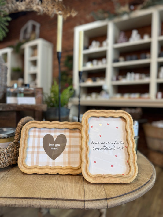 Rubberwood Scalloped Photo Frame