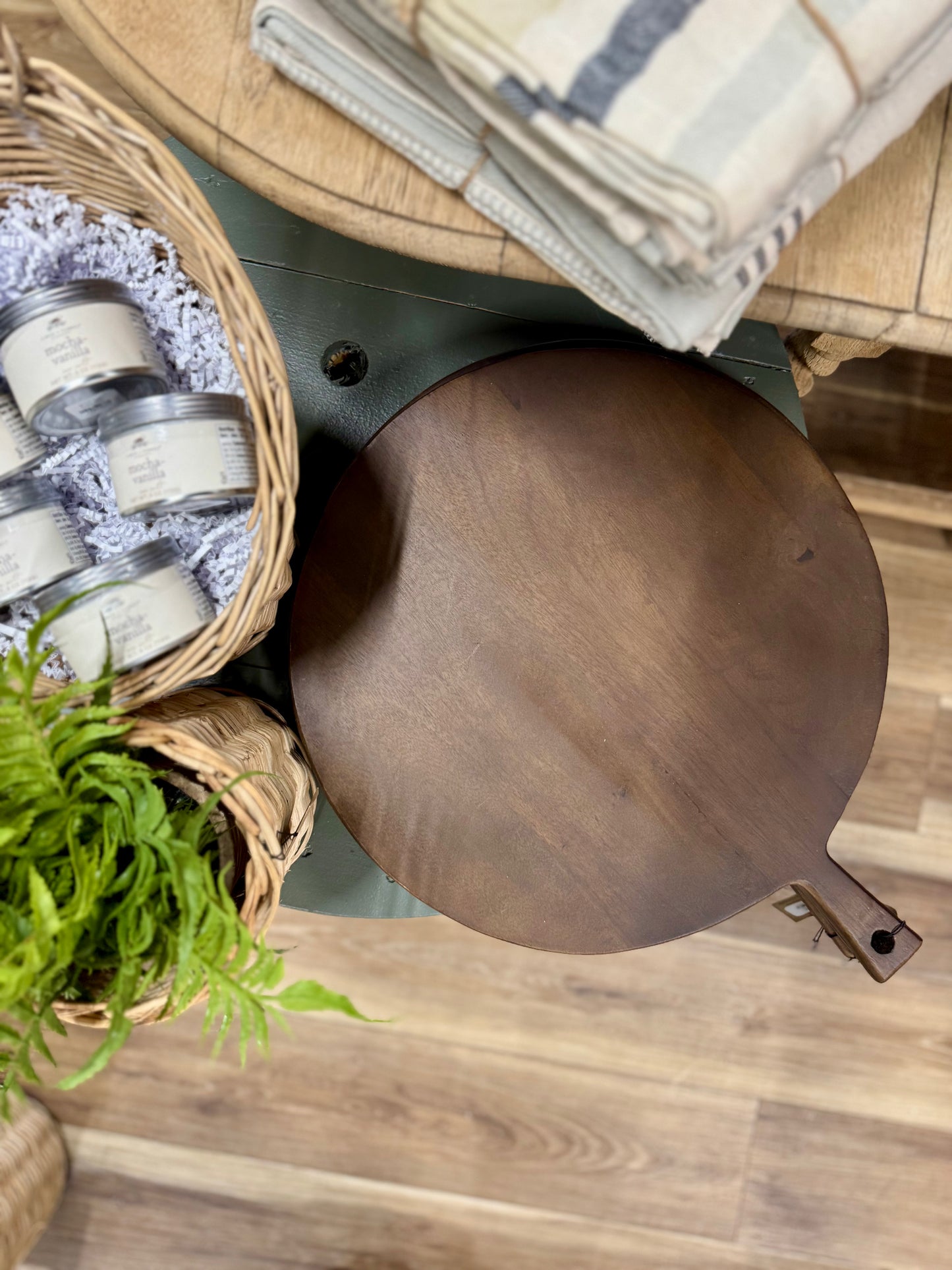 Large Round Cutting Board