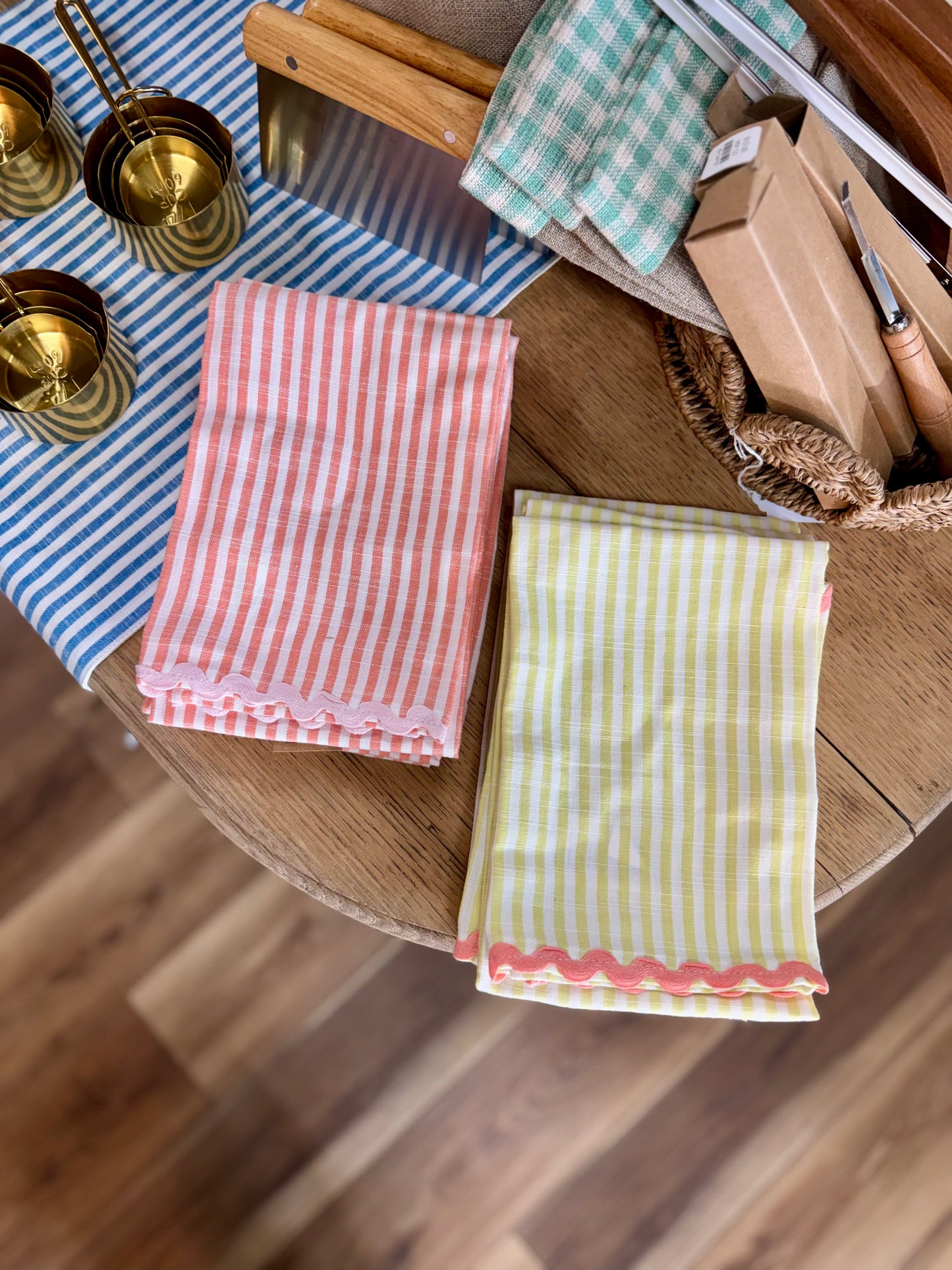 Stripped Scalloped Edge Tea Towel
